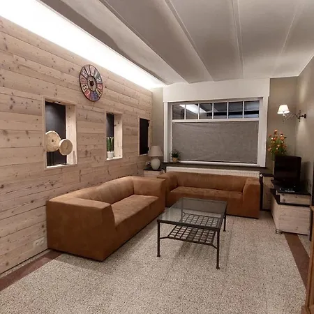 Holiday home Au Coquelicot : Cosy Pour 8 Pers. Avec Jardin Ath